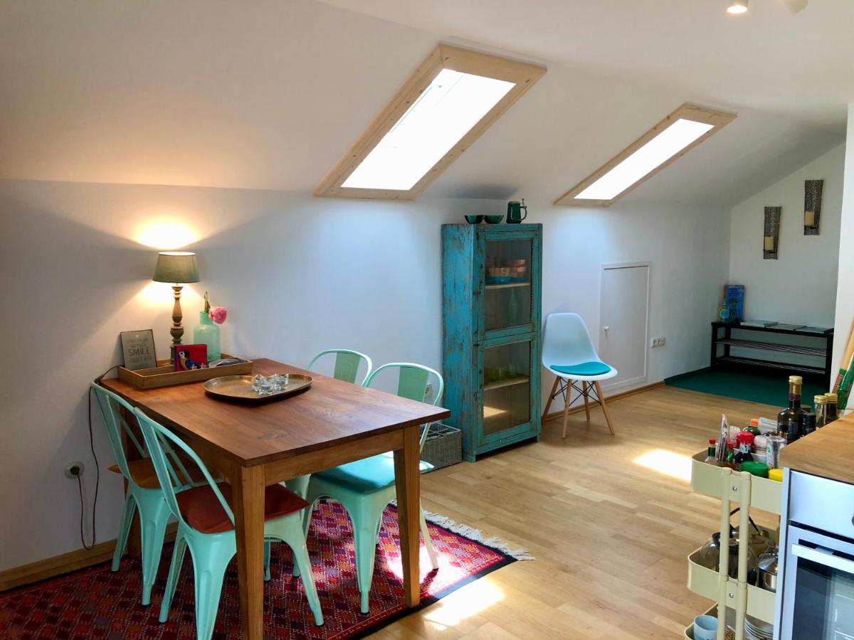 Charmante Ferienwohnung Mit Balkon Im 5-Seen-Land Hechendorf am Pilsensee Bagian luar foto
